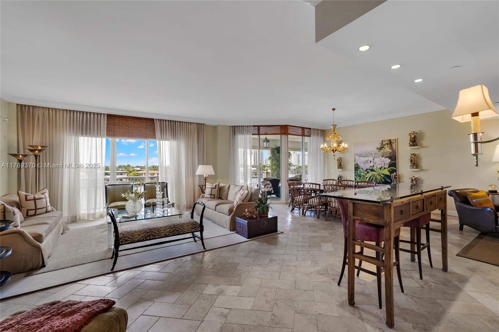 BELLA VISTA MID-RISE SOUT - Residential Lease