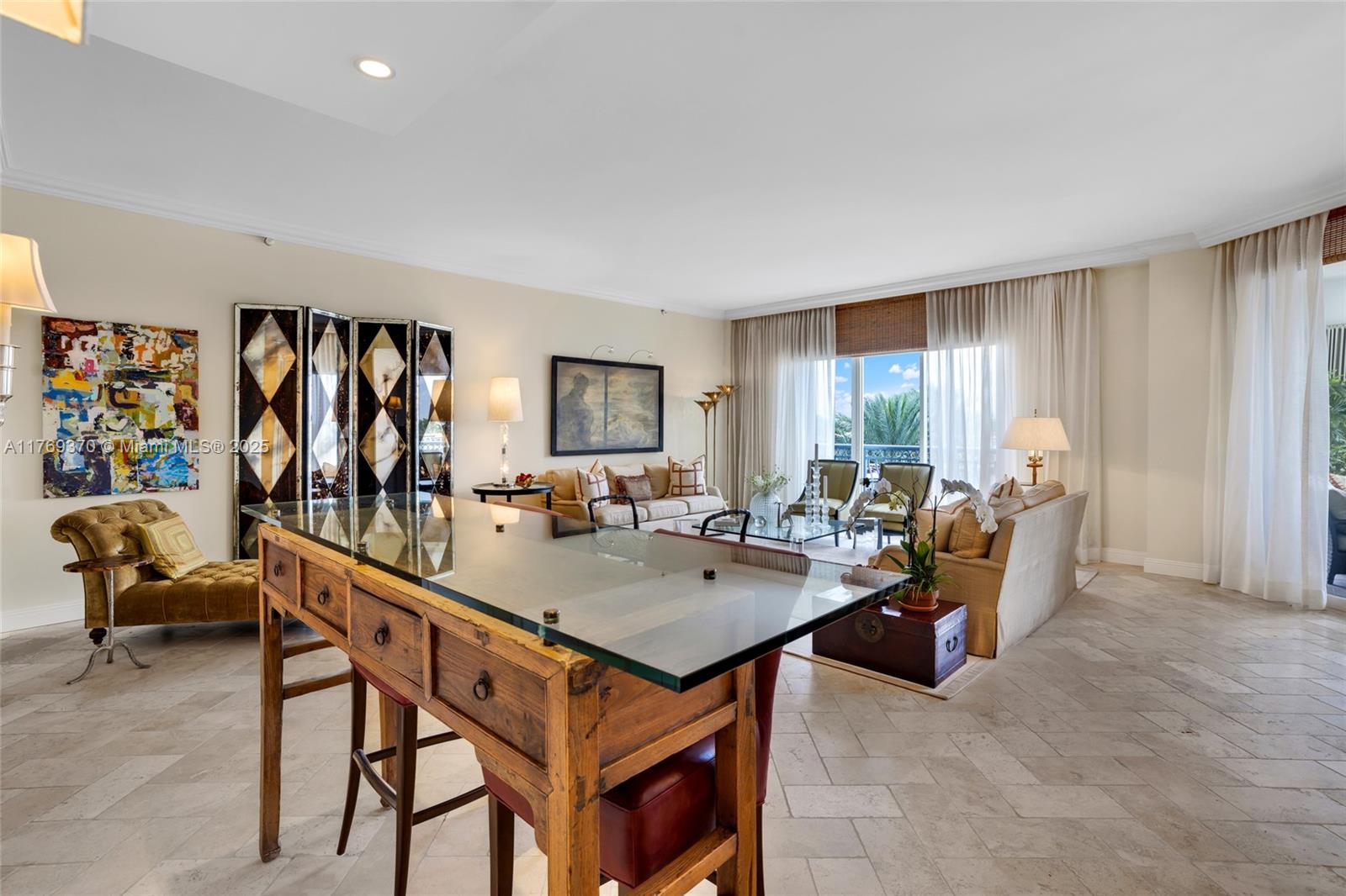 BELLA VISTA MID-RISE SOUT - Residential Lease