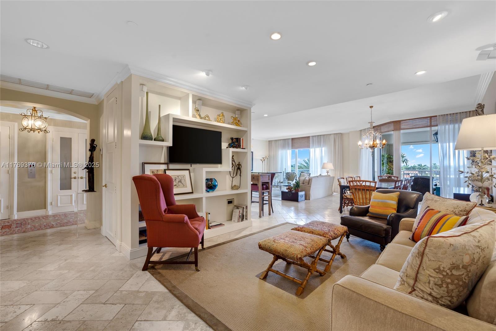 BELLA VISTA MID-RISE SOUT - Residential Lease