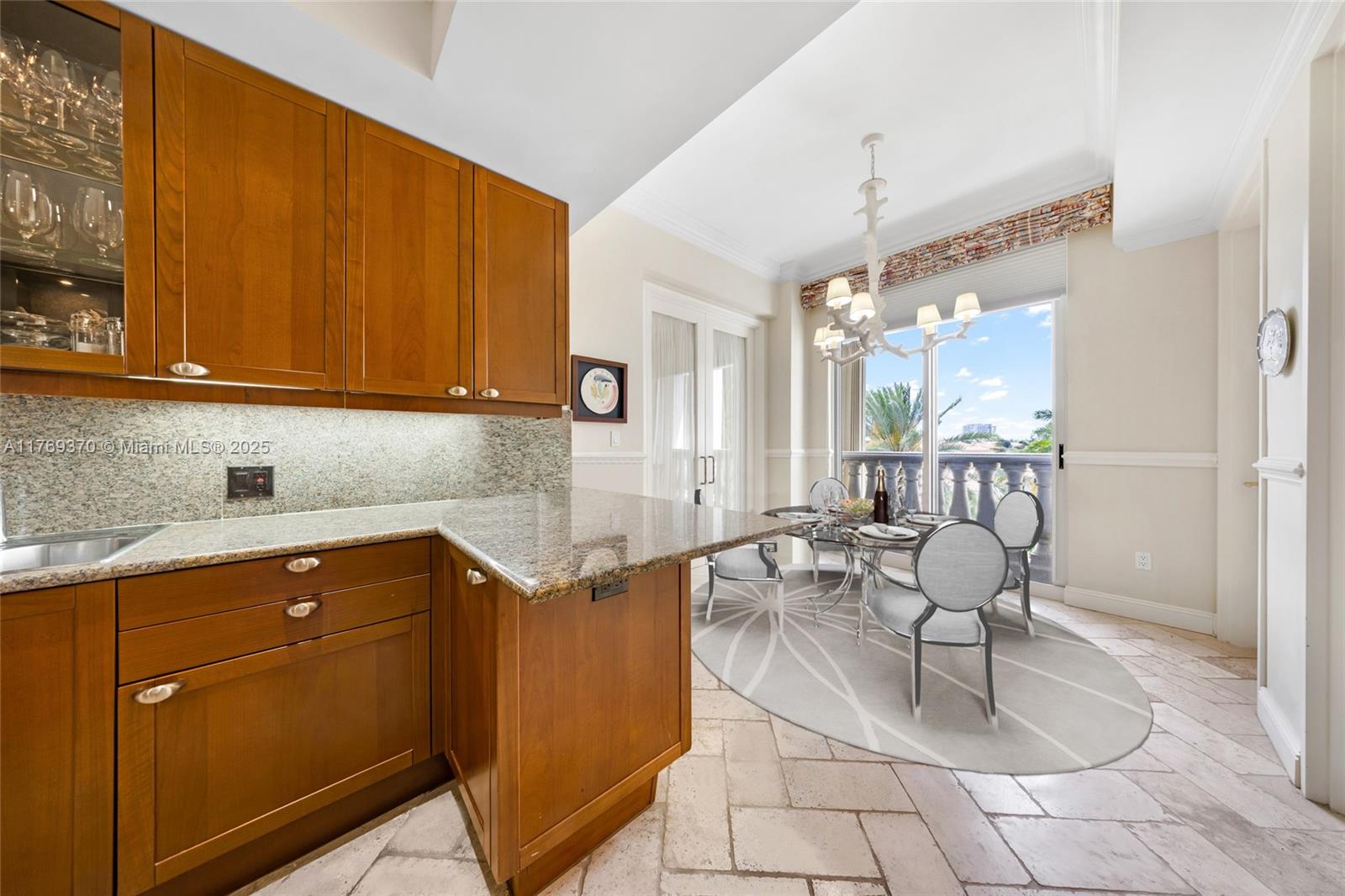 BELLA VISTA MID-RISE SOUT - Residential Lease