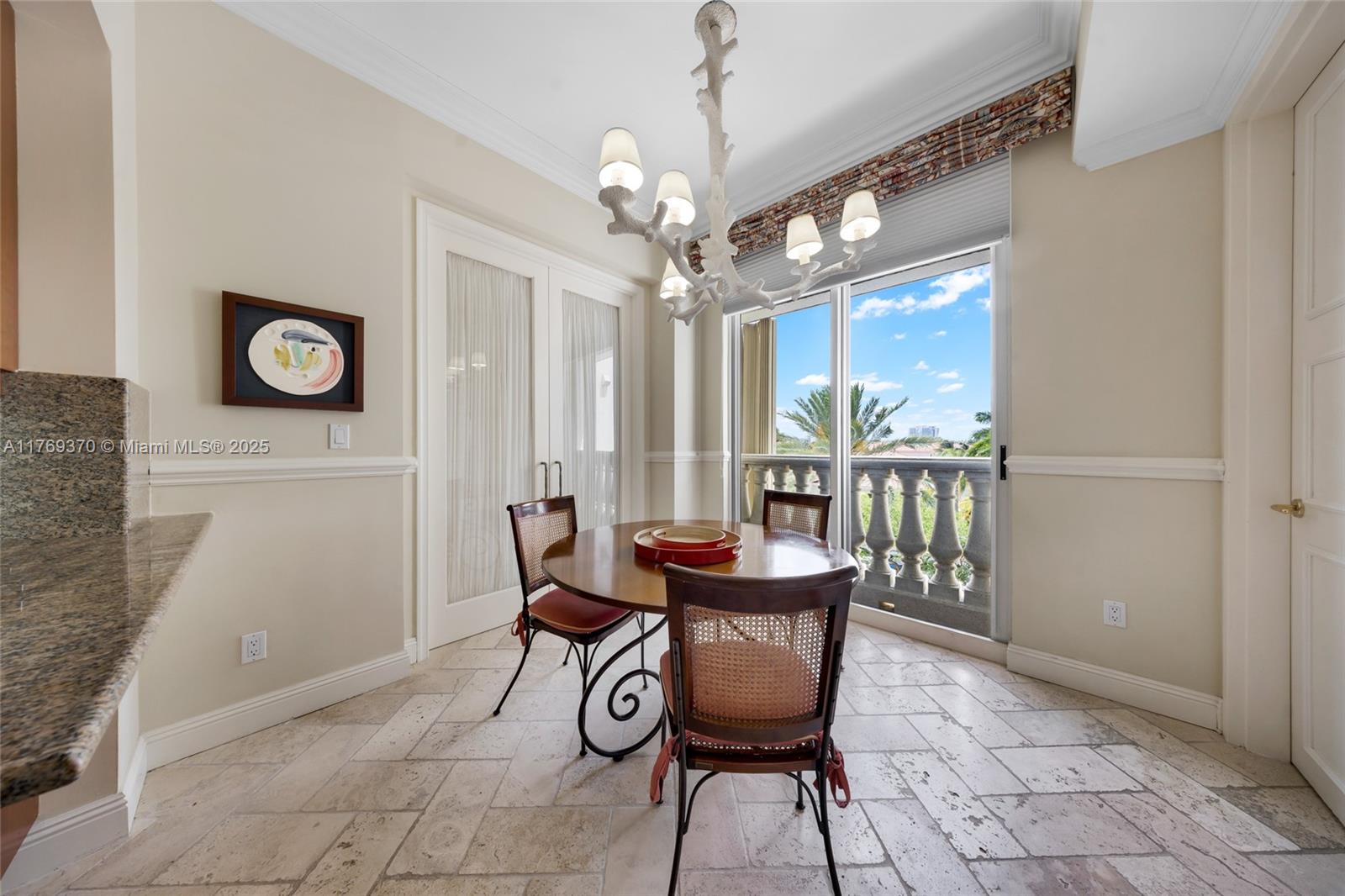 BELLA VISTA MID-RISE SOUT - Residential Lease