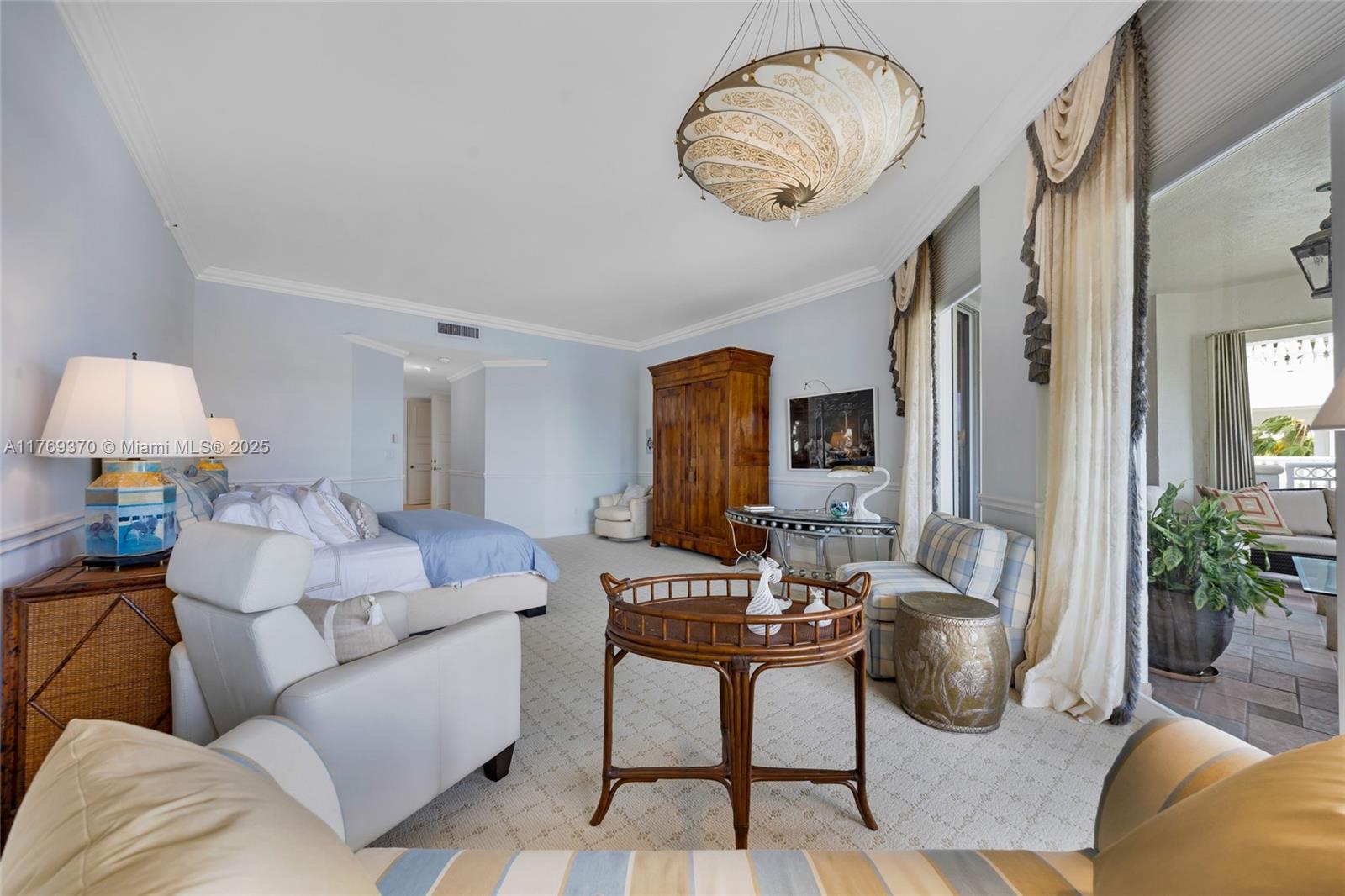 BELLA VISTA MID-RISE SOUT - Residential Lease