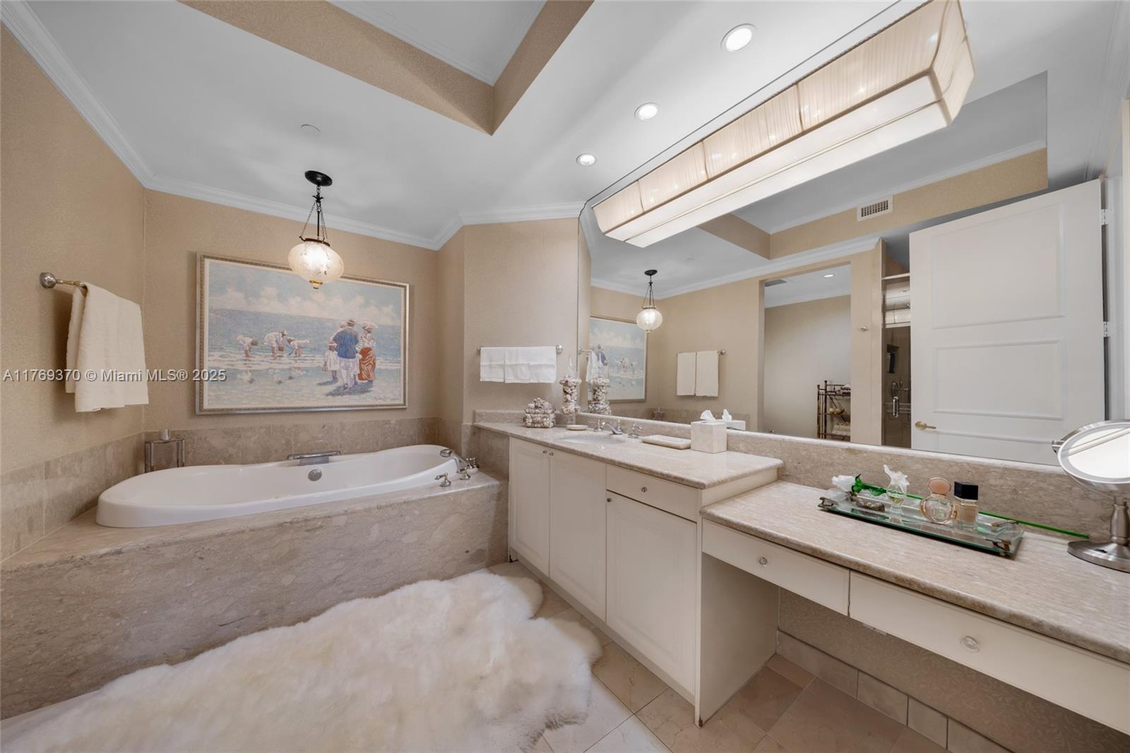 BELLA VISTA MID-RISE SOUT - Residential Lease