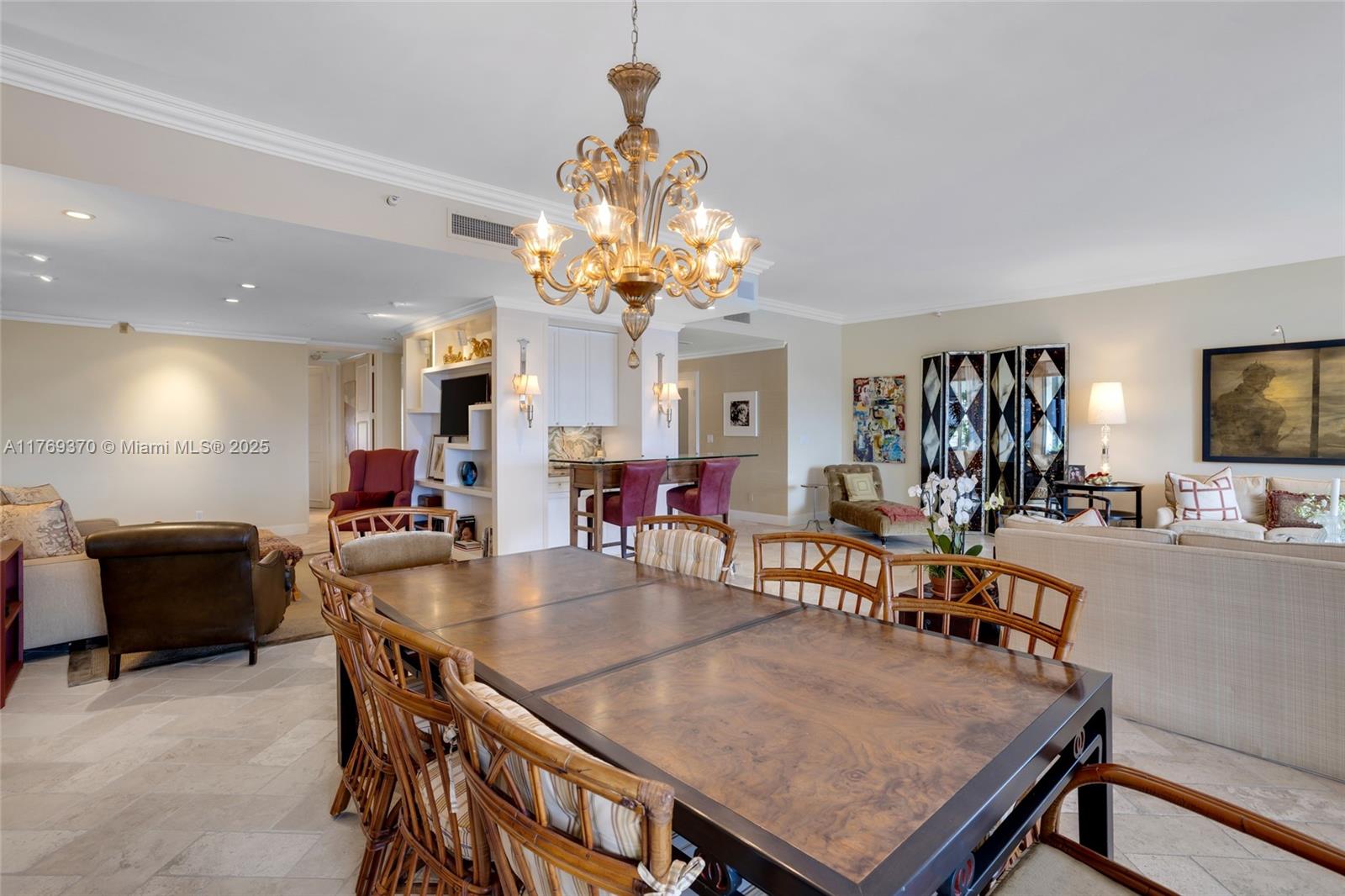 BELLA VISTA MID-RISE SOUT - Residential Lease