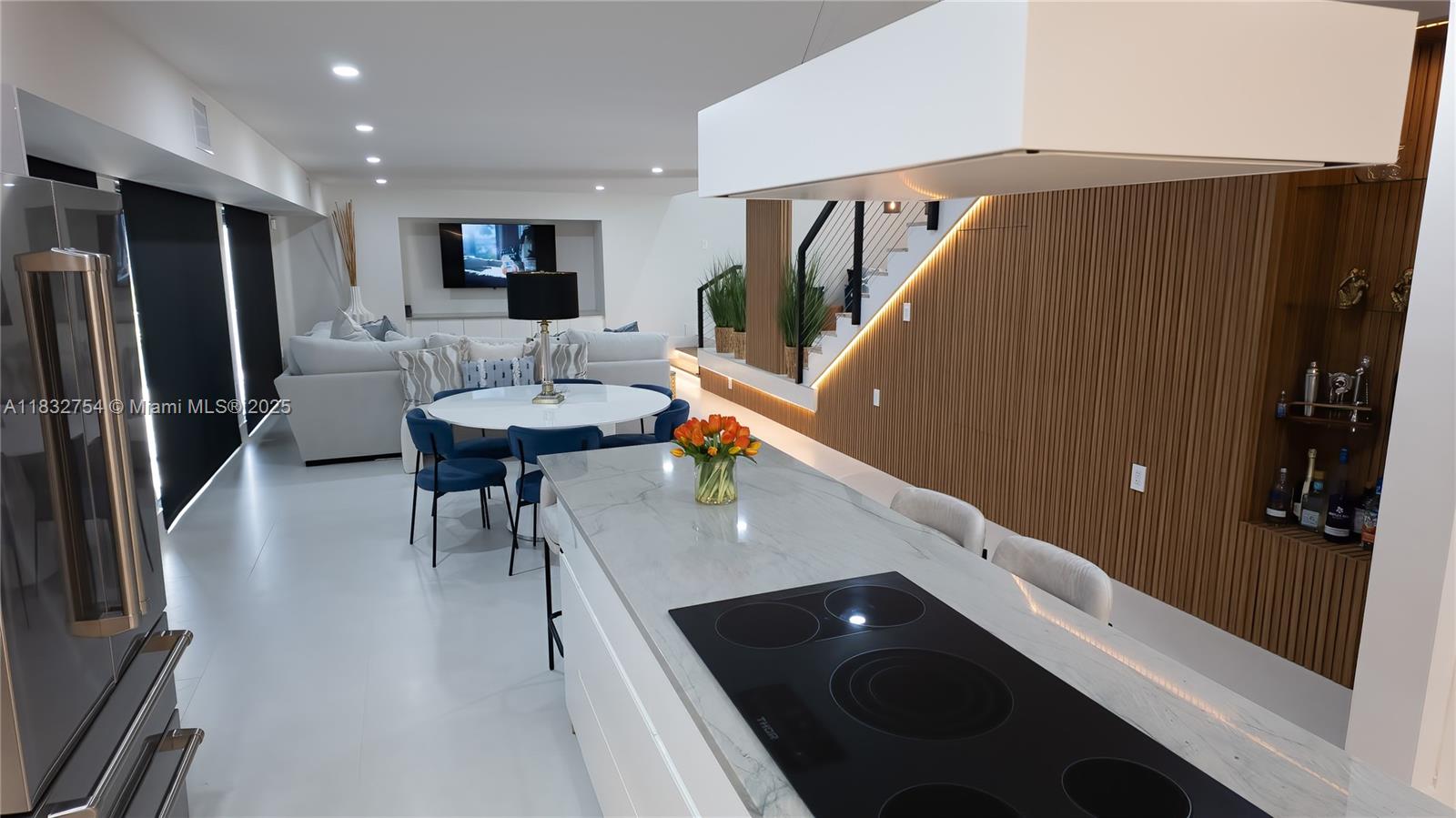 COUNTRY CLUB ISLES - Residential Lease