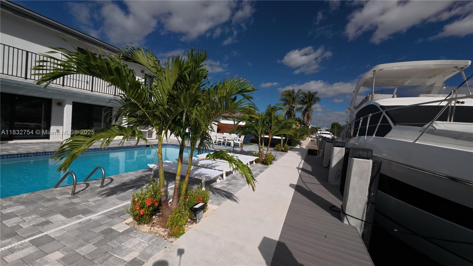 COUNTRY CLUB ISLES - Residential Lease