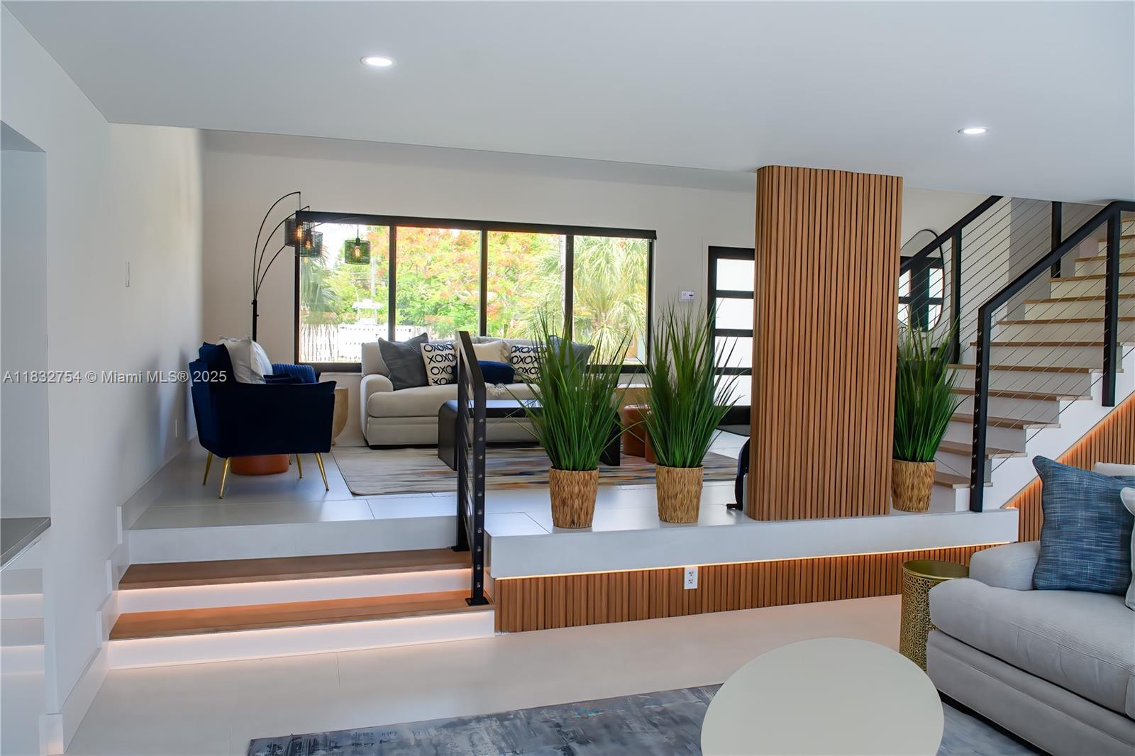 COUNTRY CLUB ISLES - Residential Lease