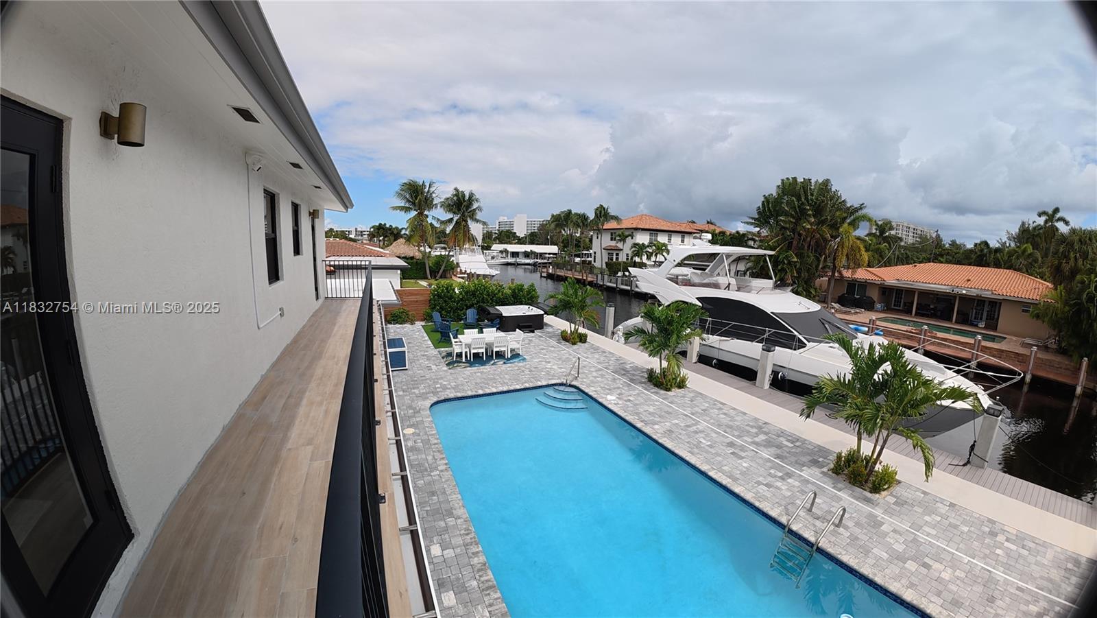 COUNTRY CLUB ISLES - Residential Lease