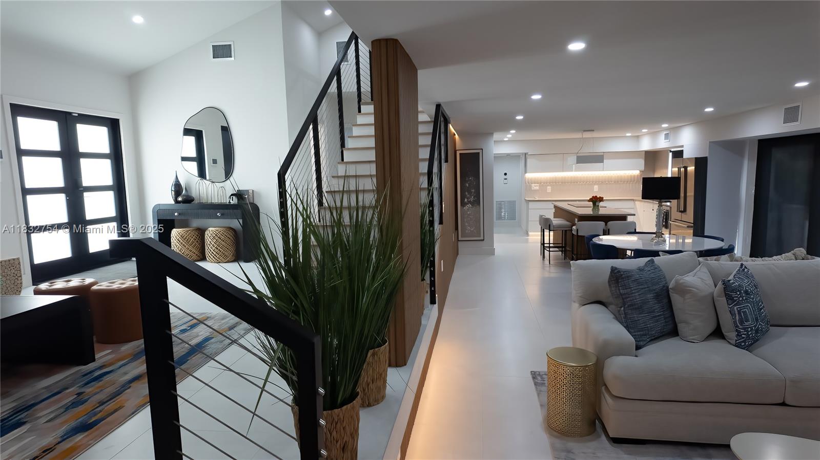 COUNTRY CLUB ISLES - Residential Lease