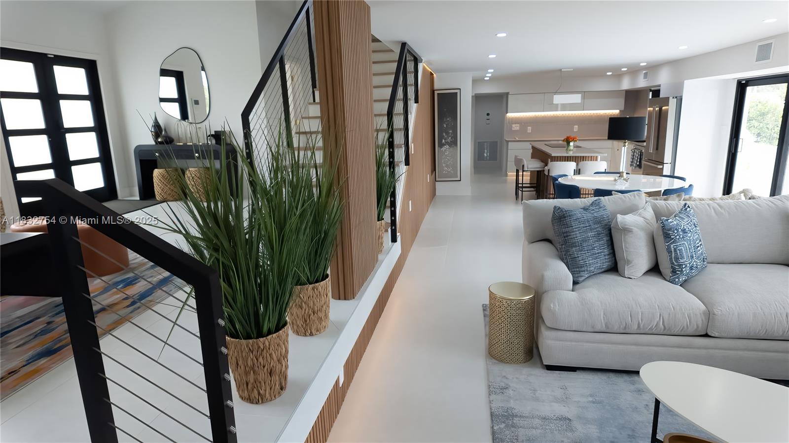 COUNTRY CLUB ISLES - Residential Lease