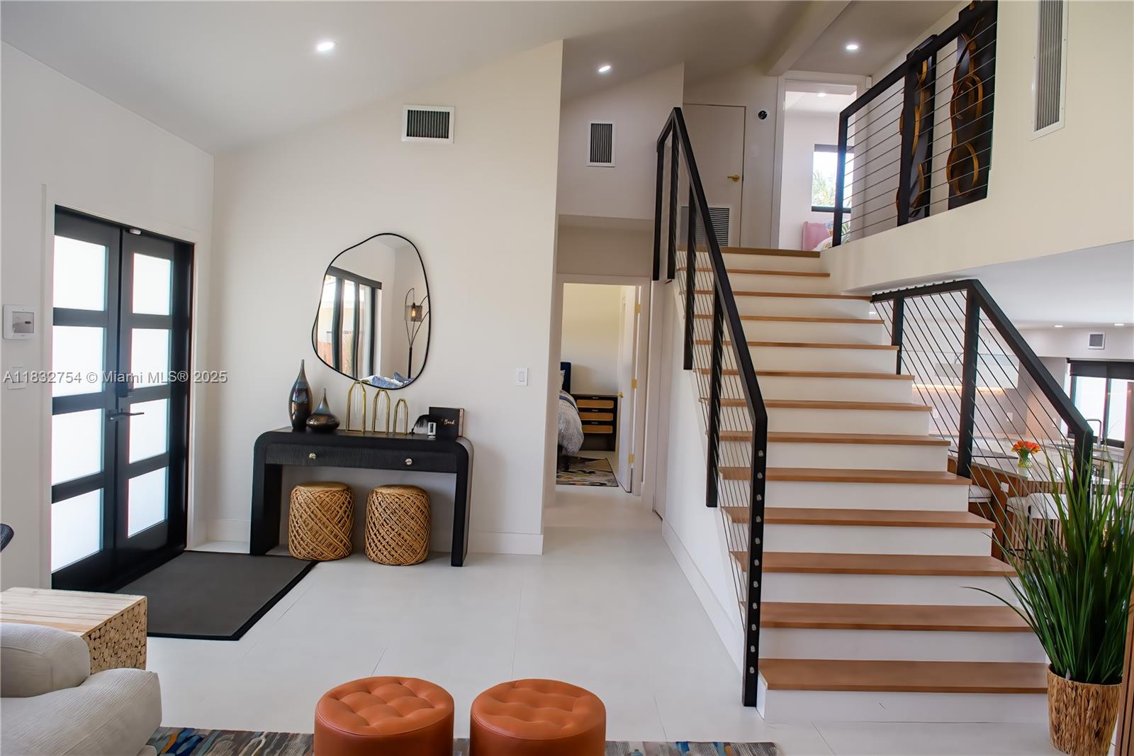 COUNTRY CLUB ISLES - Residential Lease