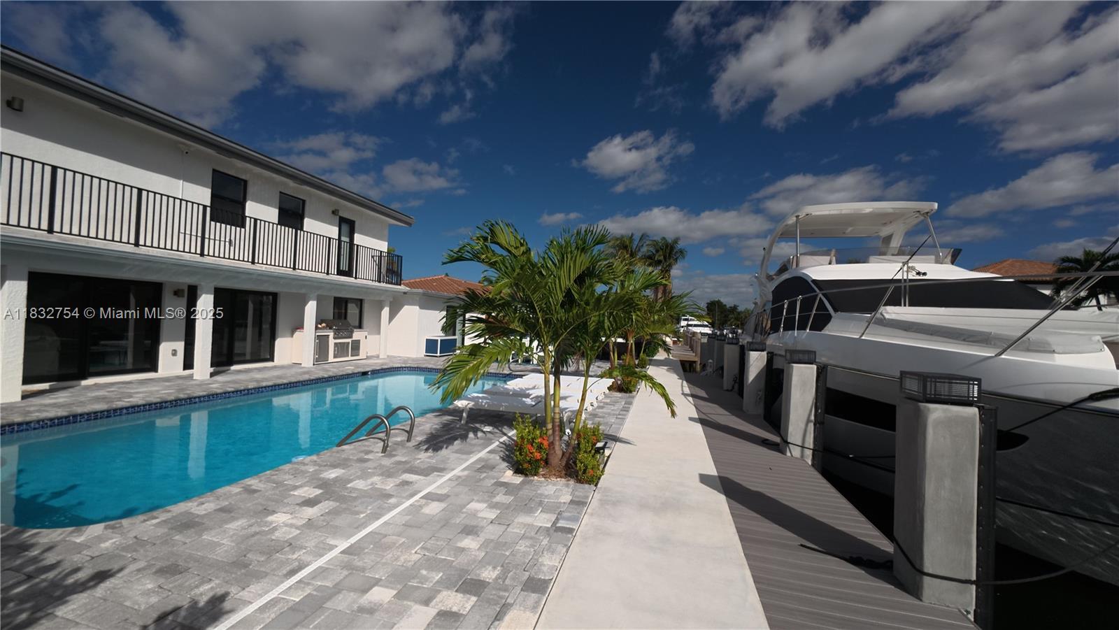 COUNTRY CLUB ISLES - Residential Lease