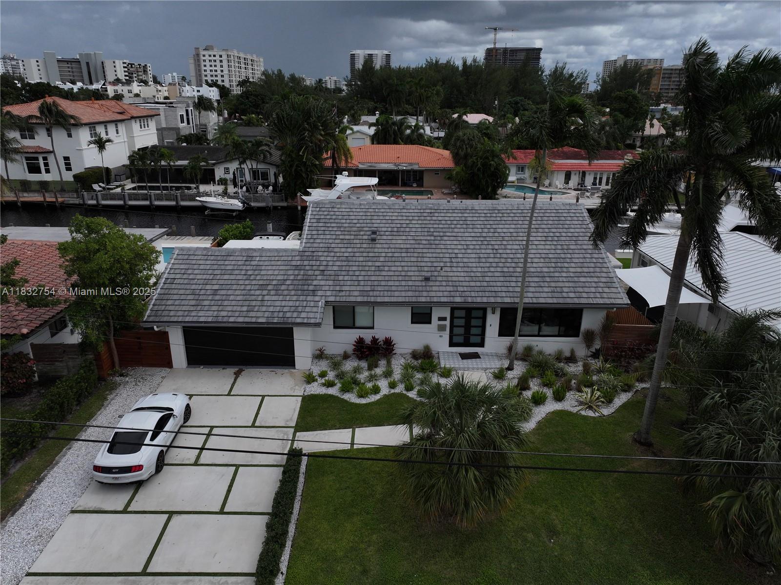 COUNTRY CLUB ISLES - Residential Lease