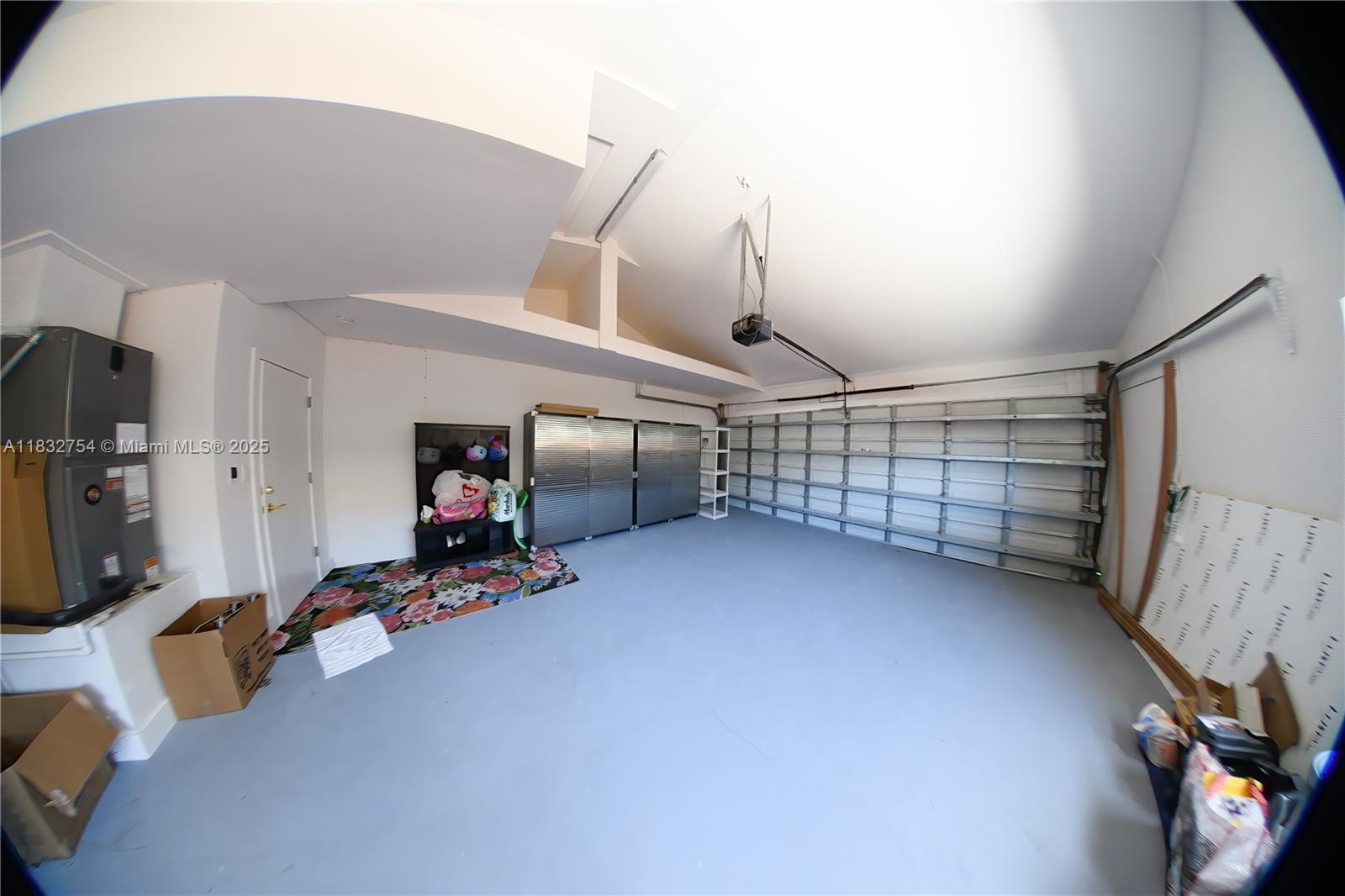 COUNTRY CLUB ISLES - Residential Lease