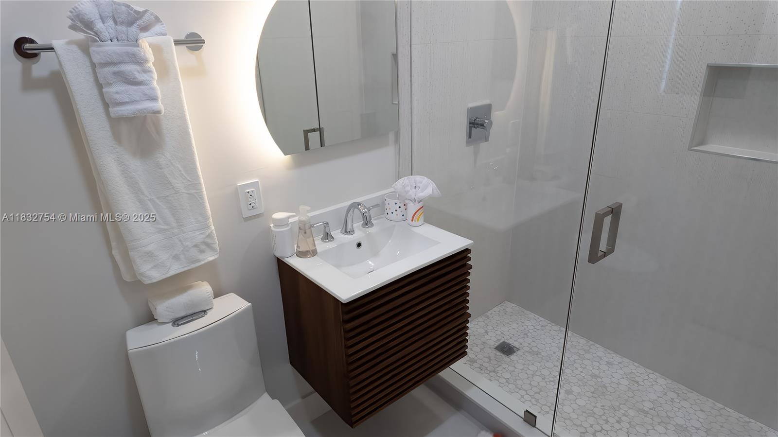 COUNTRY CLUB ISLES - Residential Lease