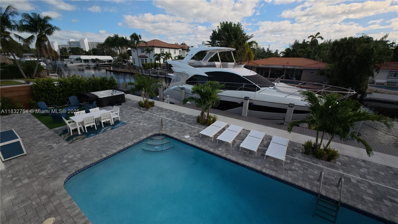 COUNTRY CLUB ISLES - Residential Lease