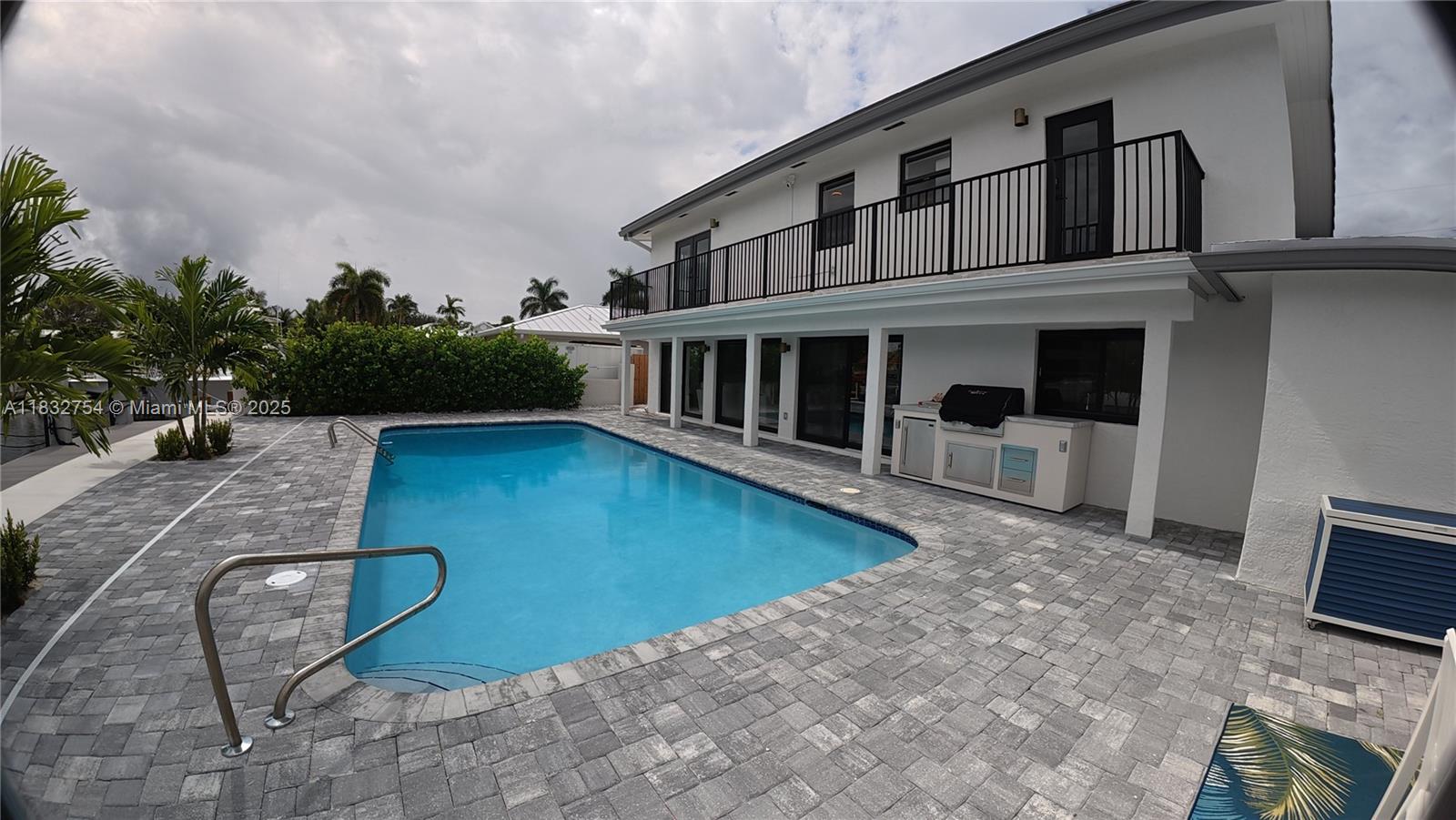 COUNTRY CLUB ISLES - Residential Lease