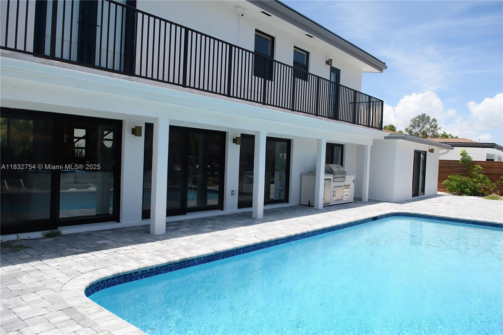 COUNTRY CLUB ISLES - Residential Lease