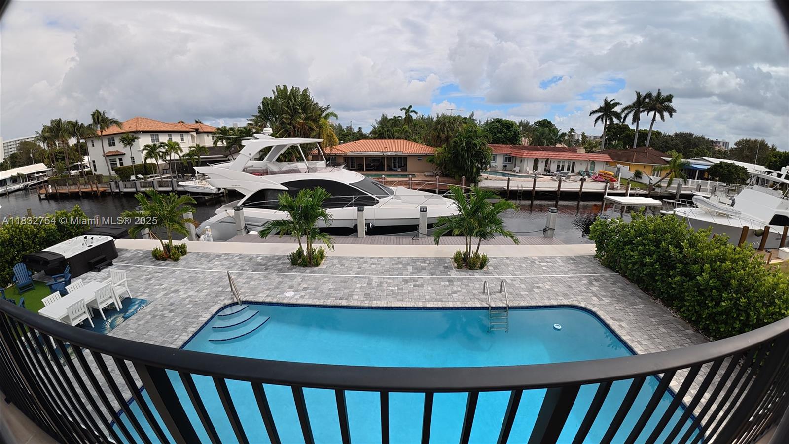 COUNTRY CLUB ISLES - Residential Lease