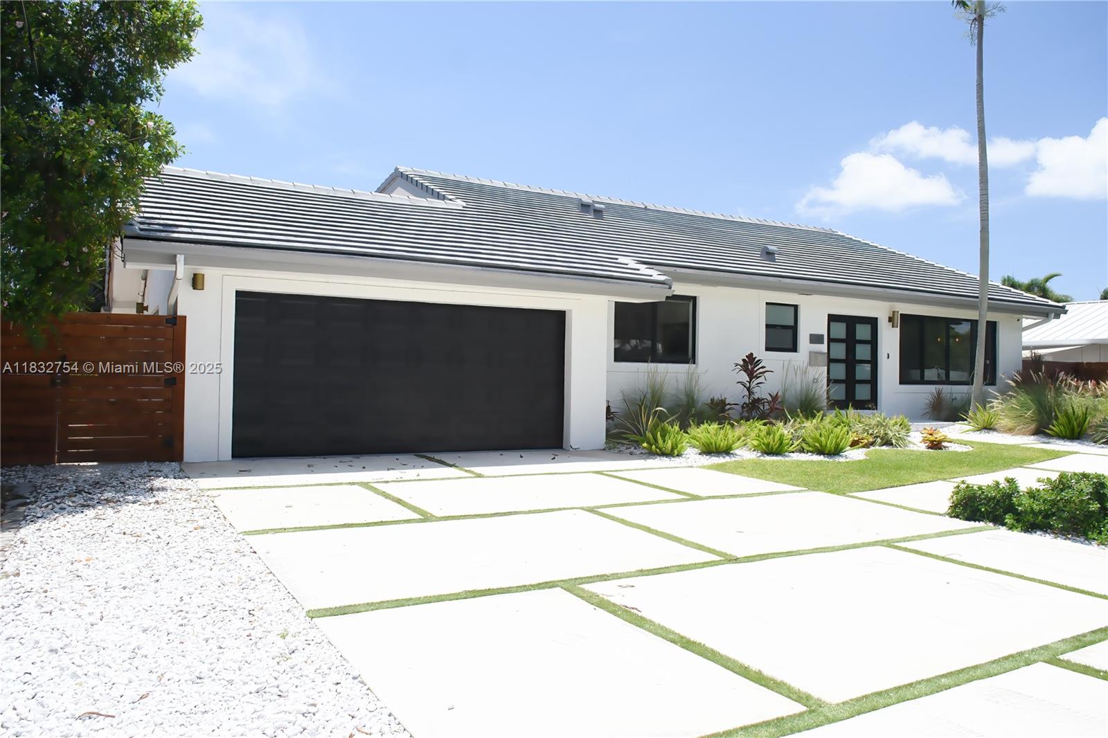 COUNTRY CLUB ISLES - Residential Lease