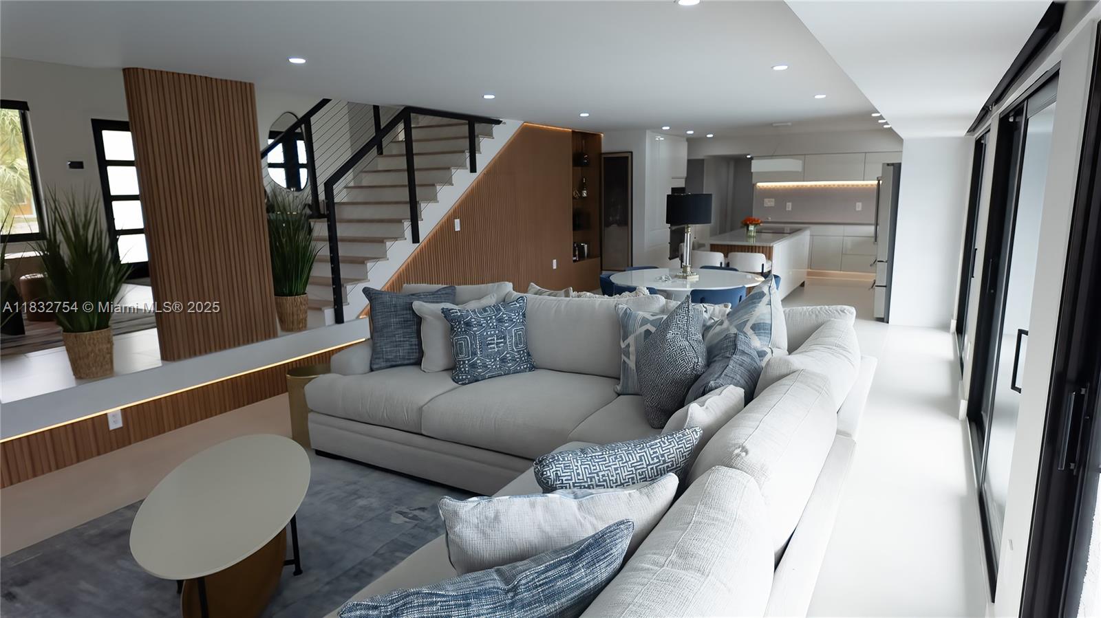 COUNTRY CLUB ISLES - Residential Lease