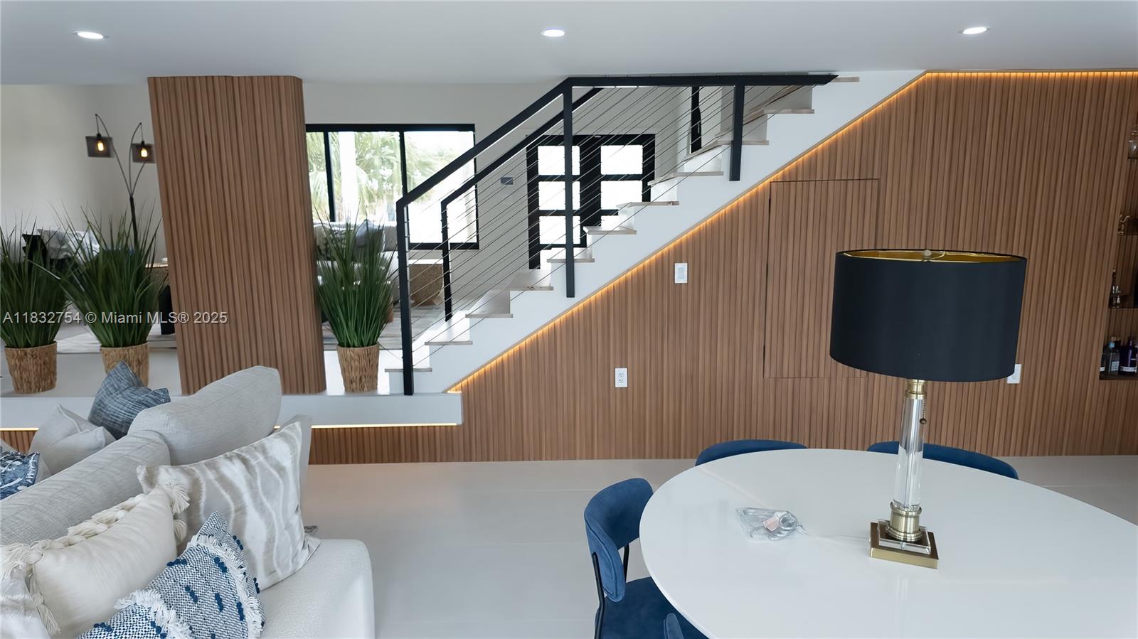 COUNTRY CLUB ISLES - Residential Lease