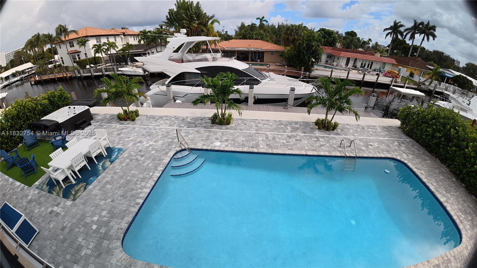 COUNTRY CLUB ISLES - Residential Lease