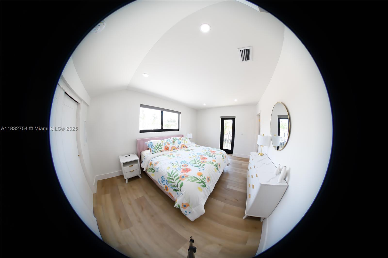 COUNTRY CLUB ISLES - Residential Lease