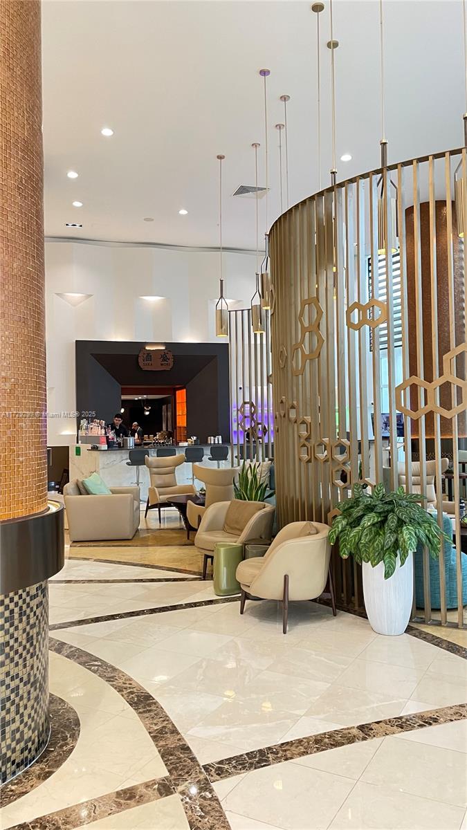 TRUMP INTERNATIONAL SONES - Residential