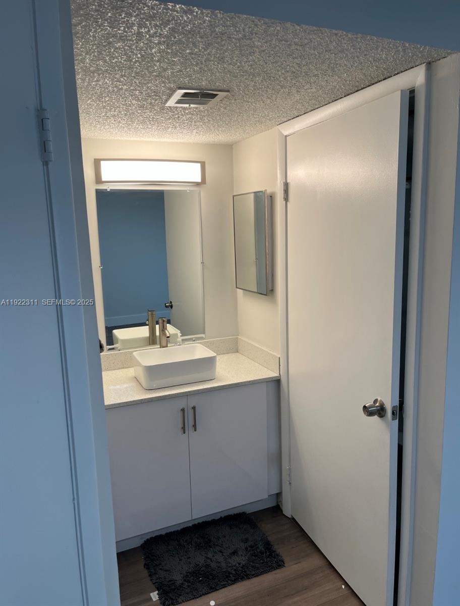 ELAN AT CALUSA CONDO VII - Residential Lease