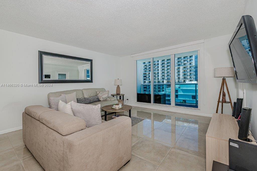 RONEY PALACE CONDO - Residential Lease