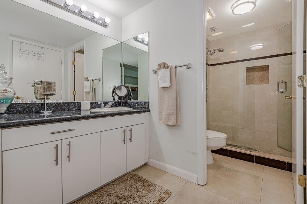 RONEY PALACE CONDO - Residential Lease