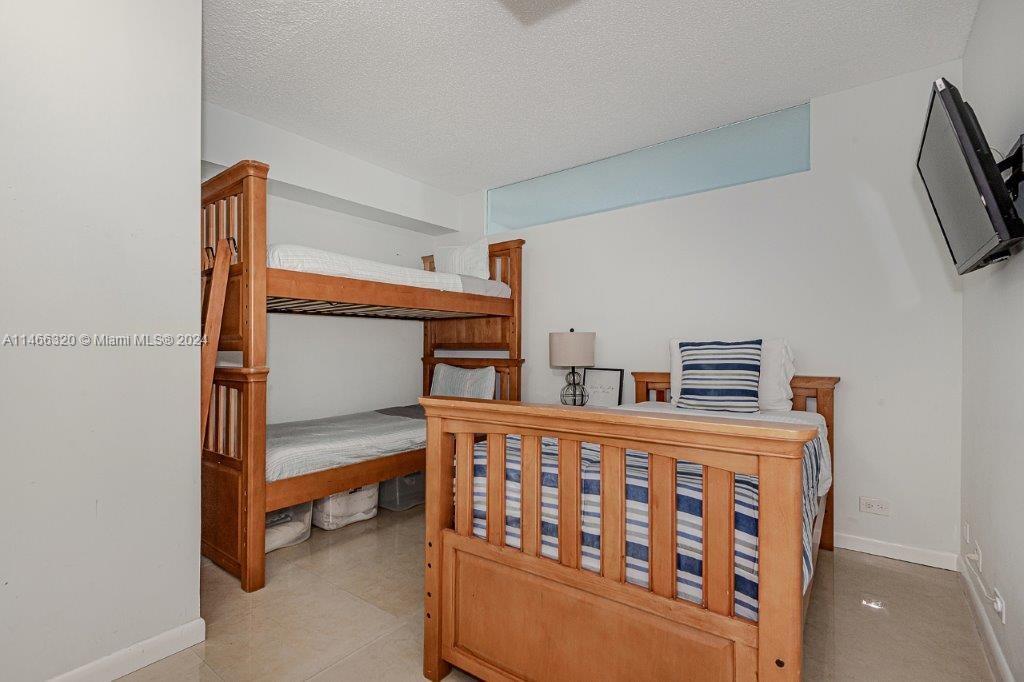 RONEY PALACE CONDO - Residential Lease