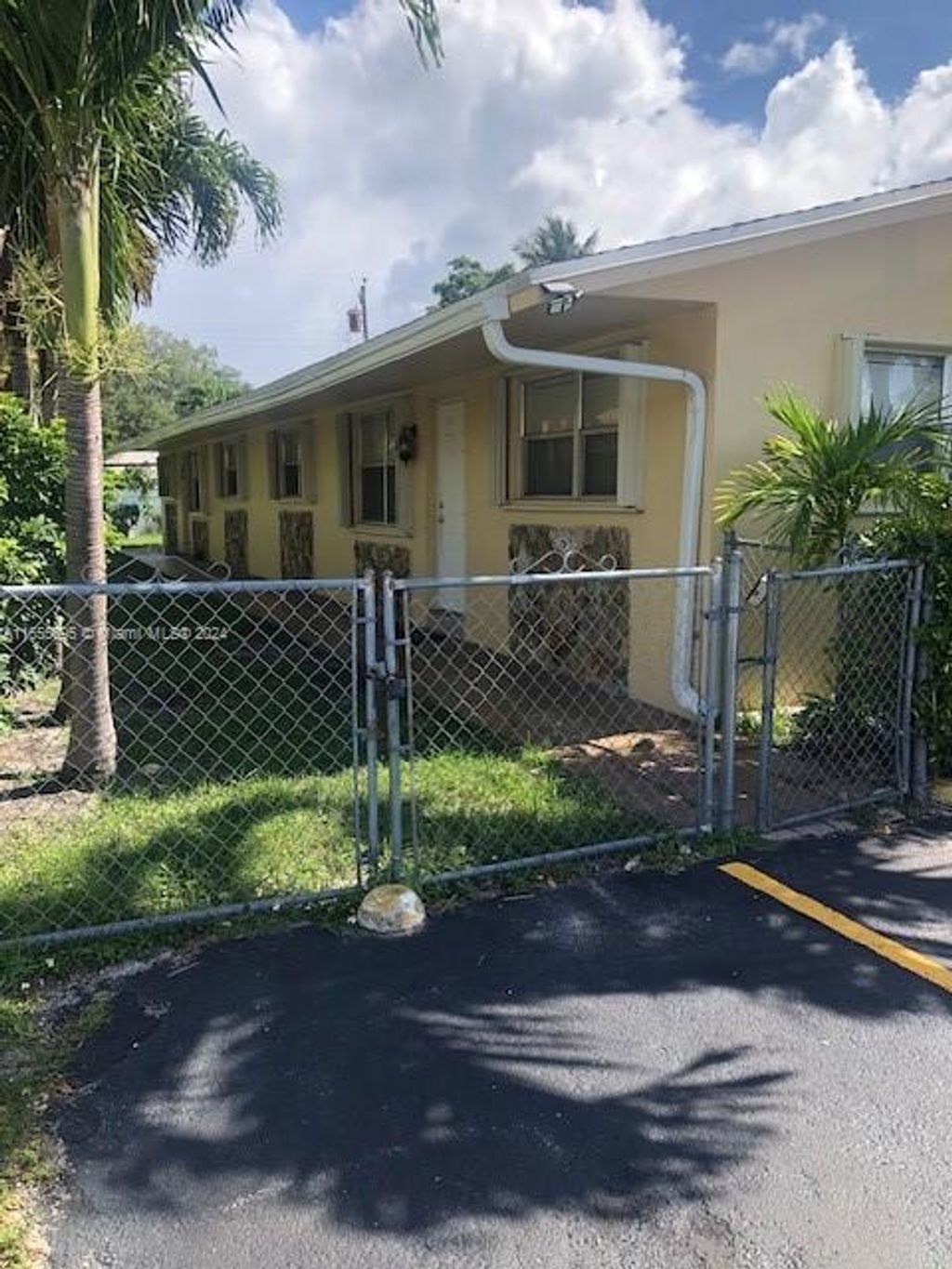 Photo of 2323 Scott St #Front, Hollywood, FL 33020 (MLS # A11655695)