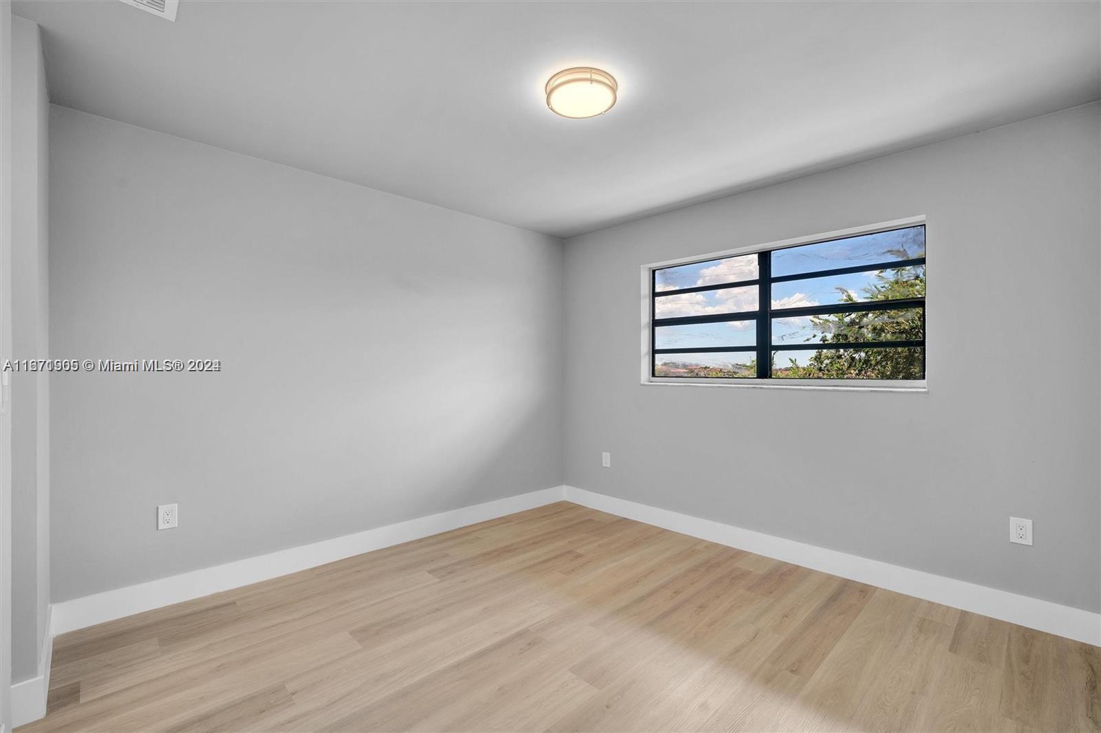 VISTA DEL LAGO CONDO V - Residential Lease