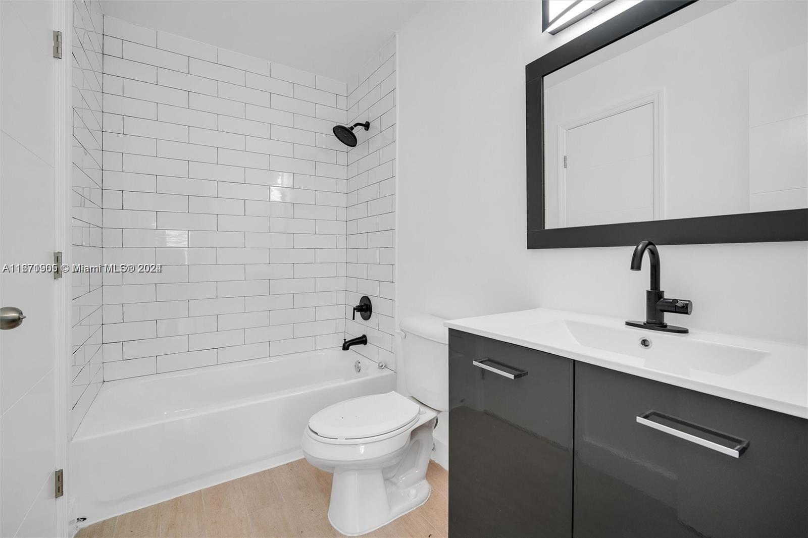 VISTA DEL LAGO CONDO V - Residential Lease