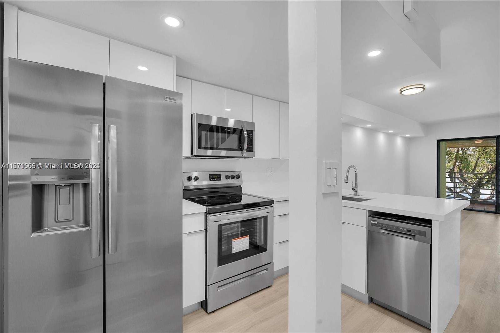 VISTA DEL LAGO CONDO V - Residential Lease