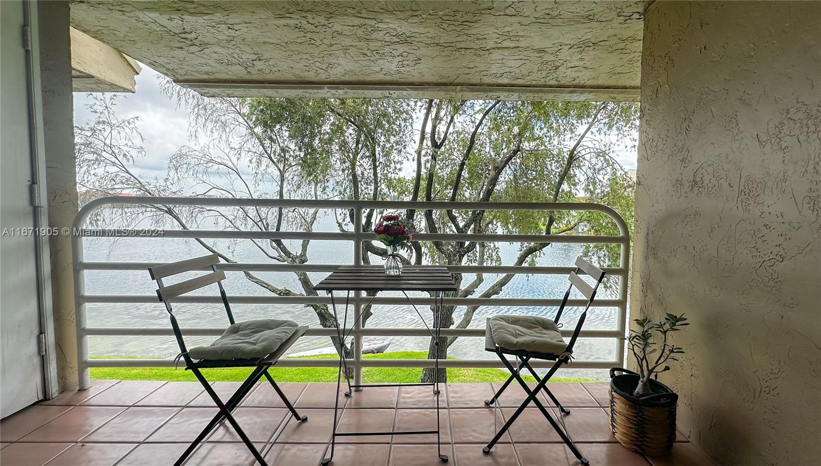 VISTA DEL LAGO CONDO V - Residential Lease