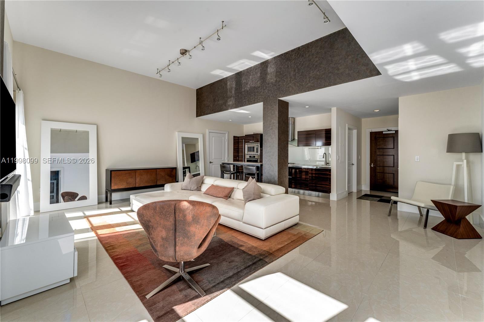 View photos, virtual tours, details... 3739 Collins Avenue N-604