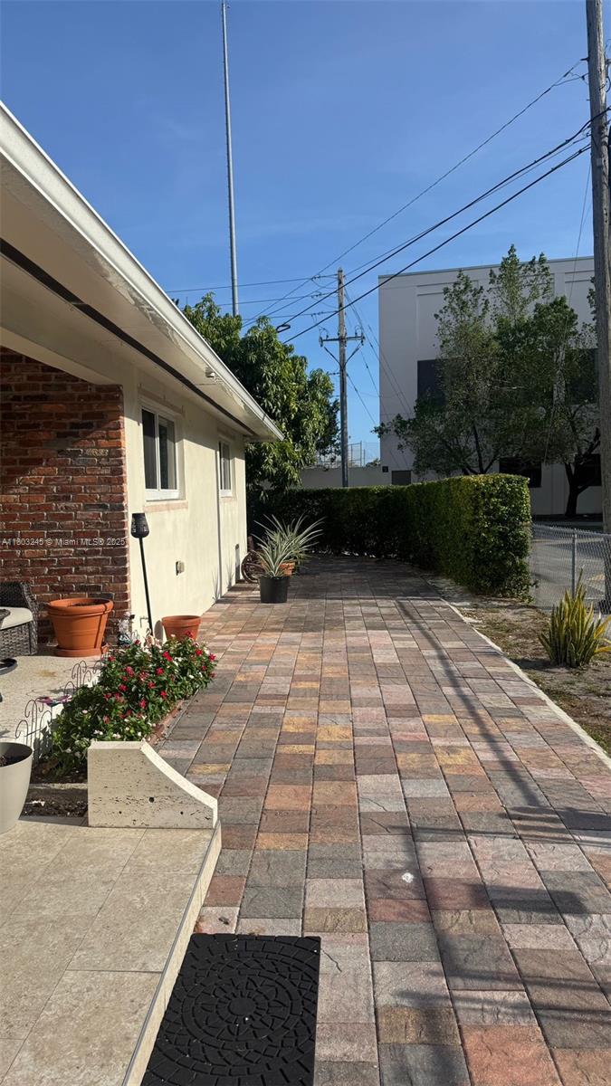 111 SW 24th Ave