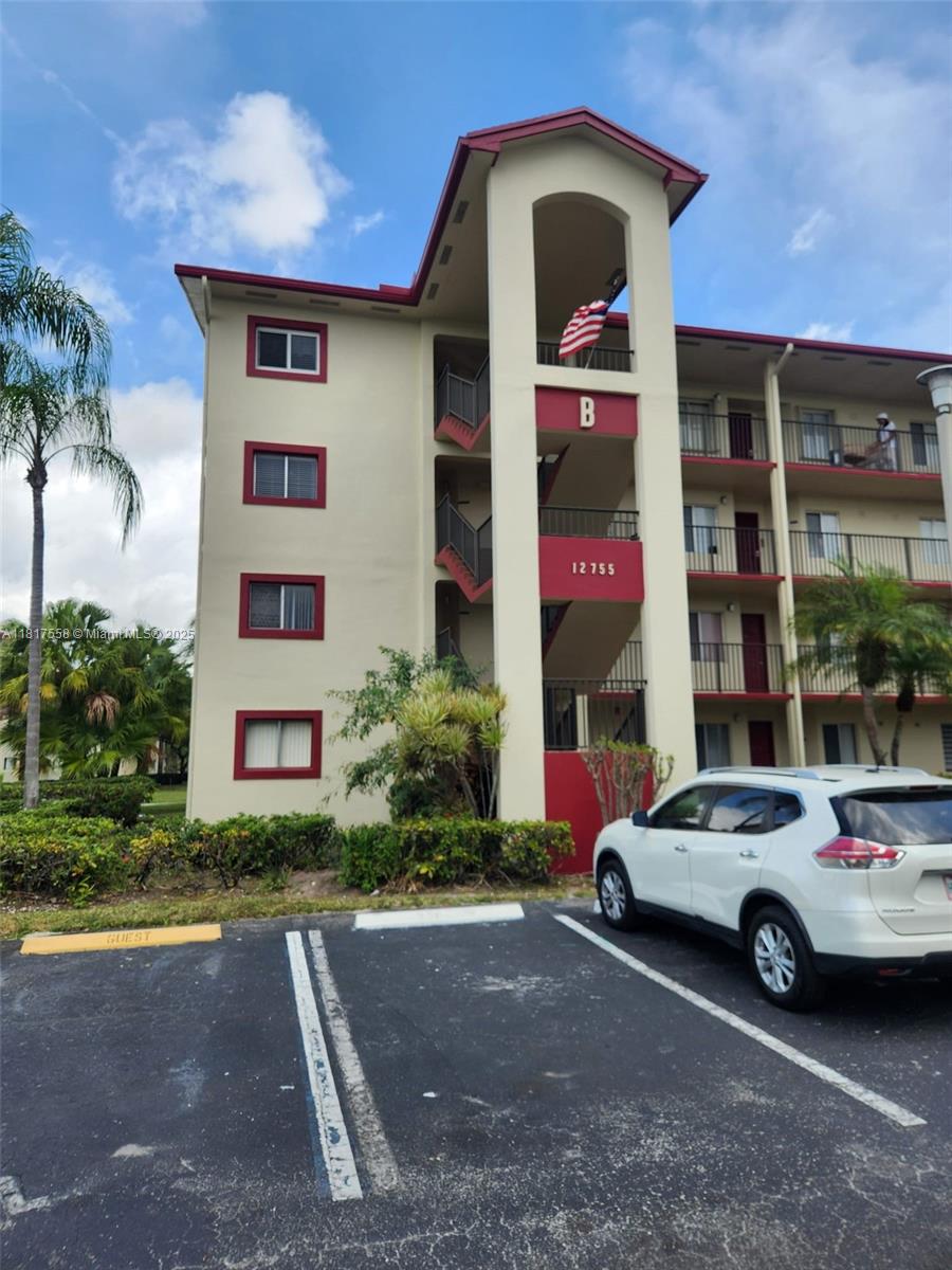 12755 Sw 16th Ct, Pembroke Pines, Miami-Dade County, Florida - 2 Bedrooms  
2 Bathrooms - 