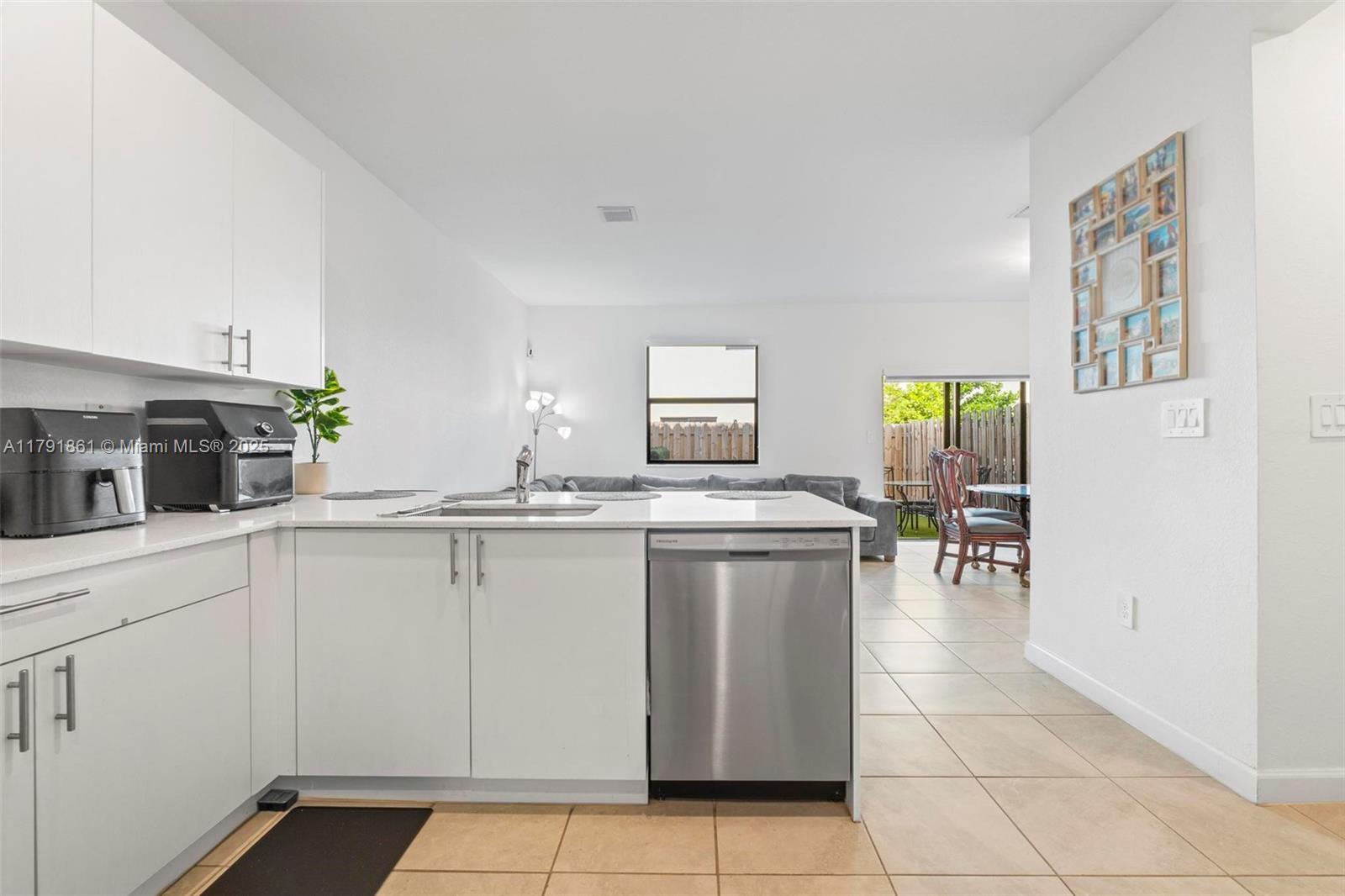 SILVER PALM RESIDENTIAL H - Residential