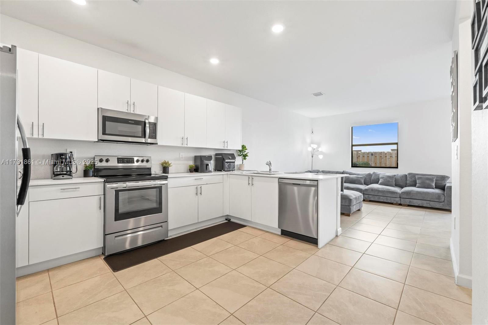 SILVER PALM RESIDENTIAL H - Residential