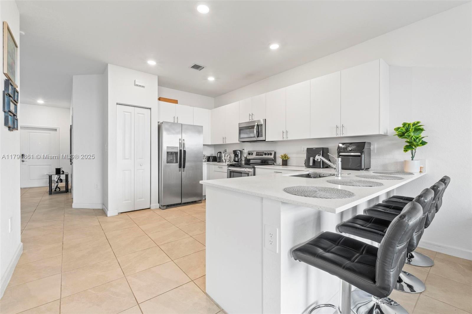 SILVER PALM RESIDENTIAL H - Residential