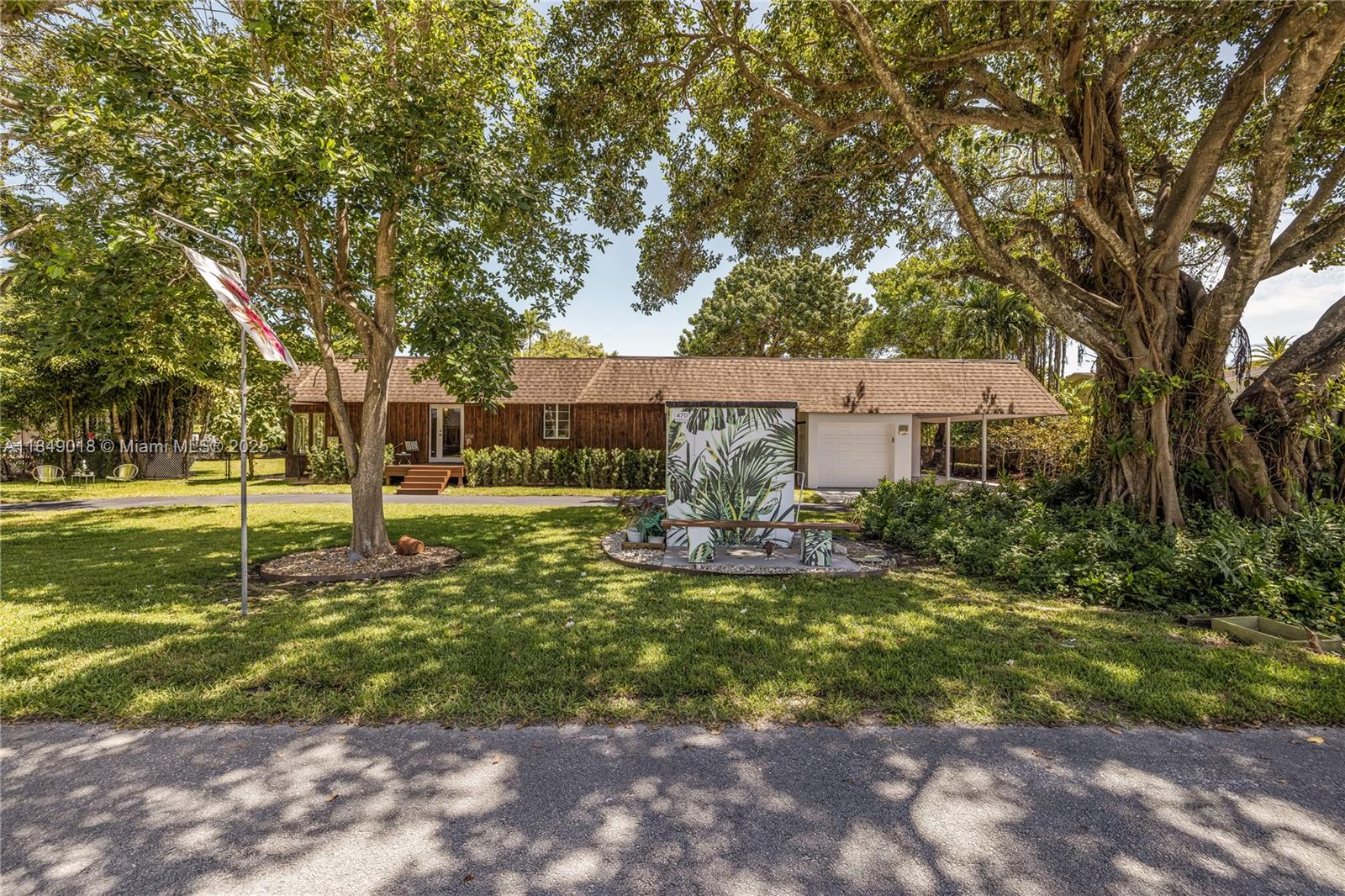 470 NE 113th St, Miami, FL, 33161/$975,000 3 470 NE 113th St