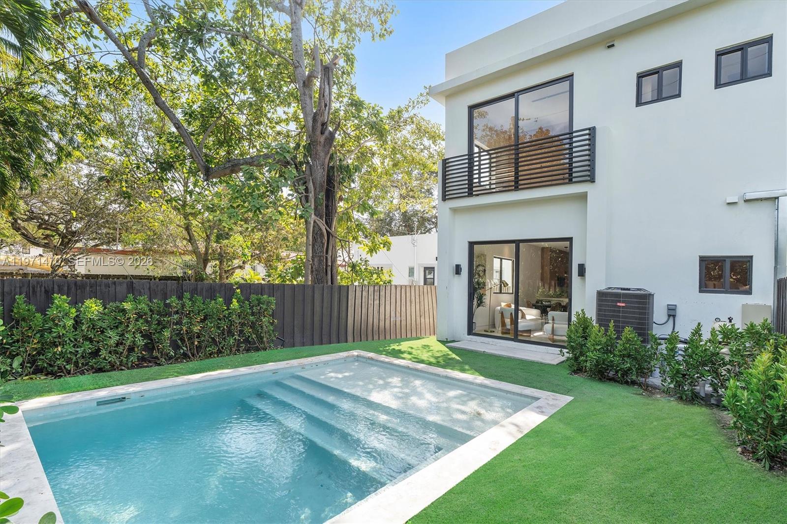 SHADOWLAWN - Residential