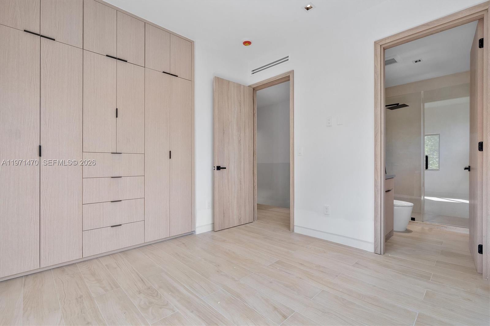 SHADOWLAWN - Residential