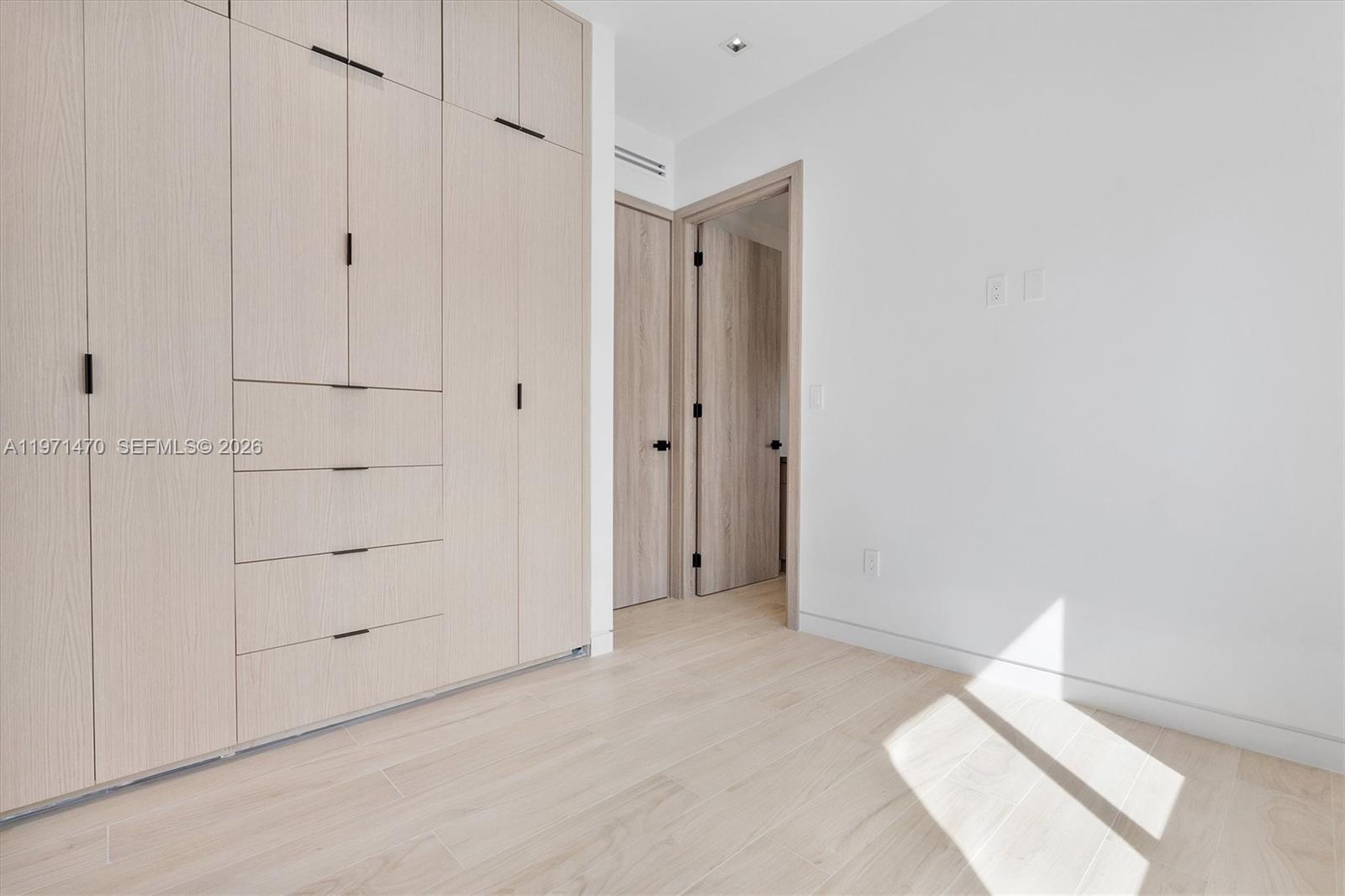 SHADOWLAWN - Residential