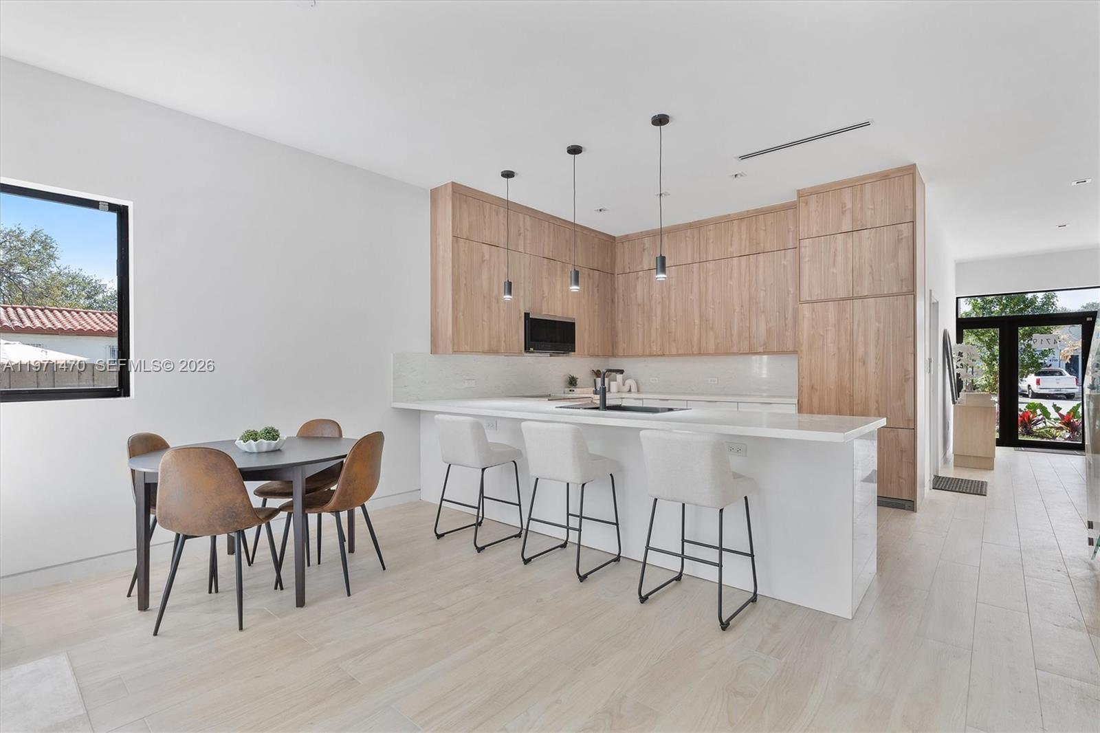 SHADOWLAWN - Residential