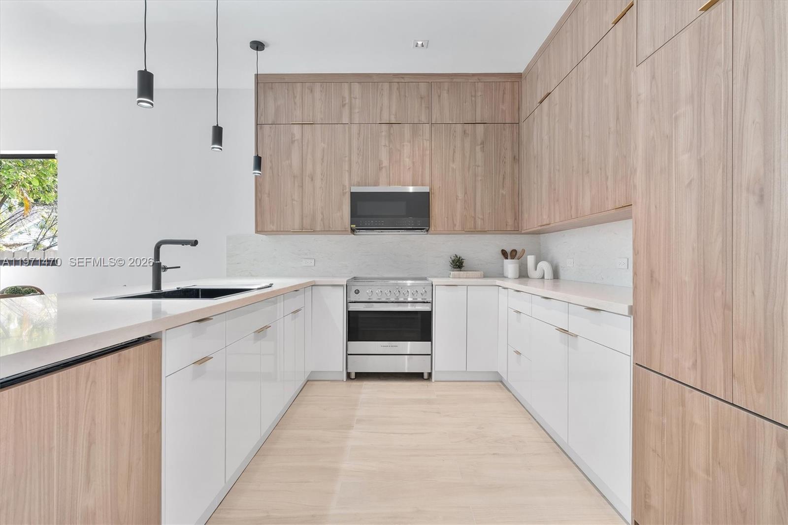 SHADOWLAWN - Residential